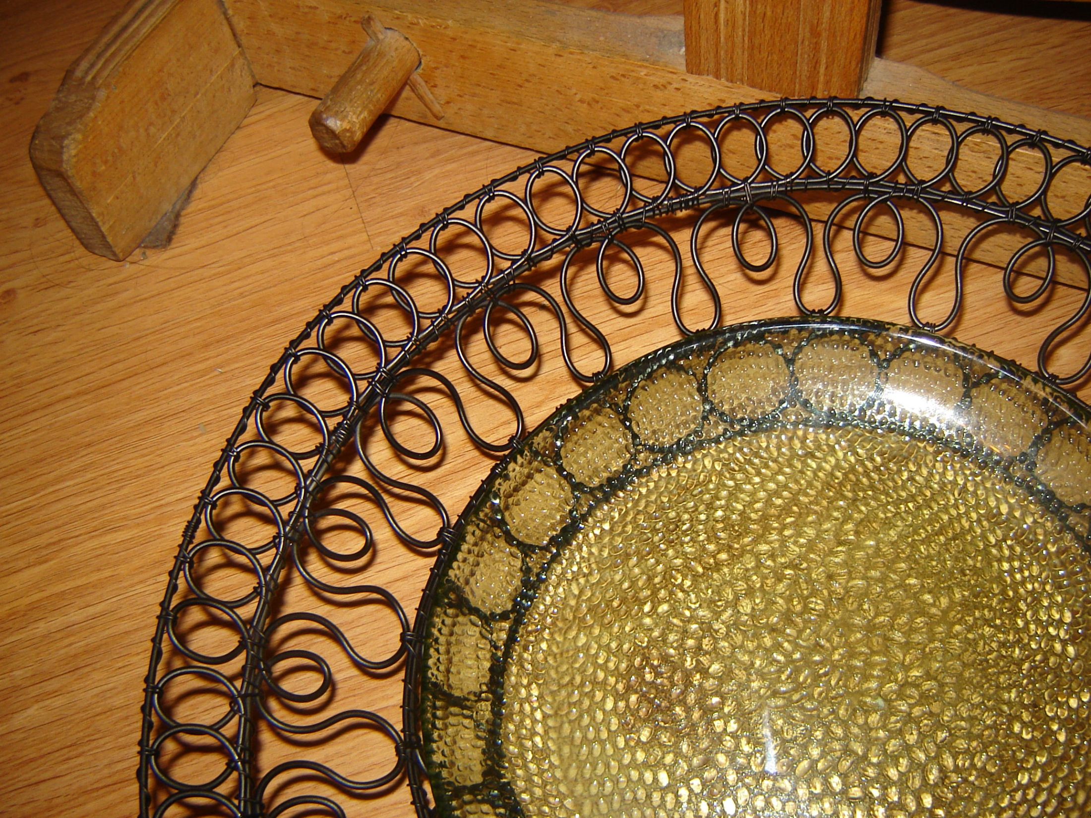 talíř se skleněným desertním talířem